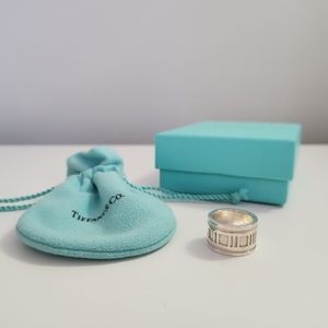 Tiffany & Co Atlas Ring Sz 4